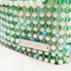 BOLSA PEQUEÑA CON PERLAS BLANCAS Y VERDE TORNASOL