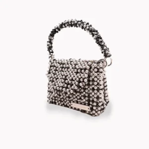 BOLSA MEDIANA CON CRISTSALES COLOR NEGROS Y PLATEADOS Y PERLAS PLATEADO PERLA MATE