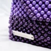 BOLSA MEDIANA DE CRISTALES TIPO PERLA COLOR MORADO UVA