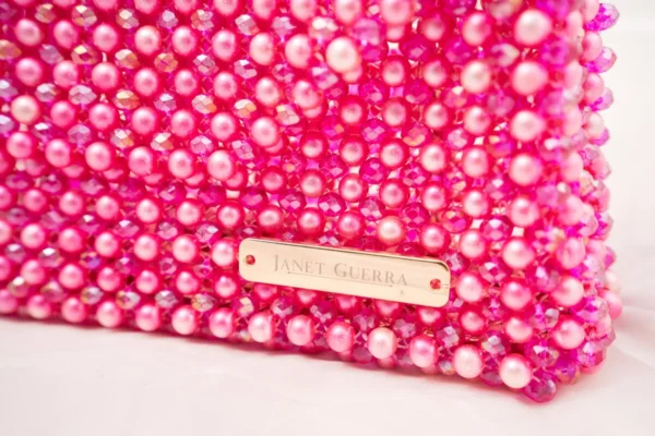 BOLSA MEDIANA CON CRISTALES TRANSPARENTES FUCSIA TORNASOL