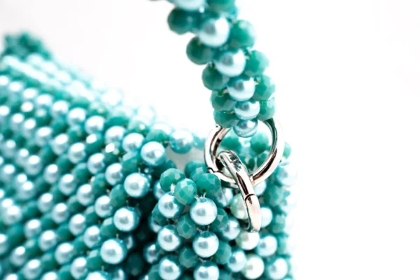 BOLSA MEDIANA DE CRISTALES AQUA BI COLOR MARRON CON CON VERDE BI COLOR AZUL PAVO TORNASOL