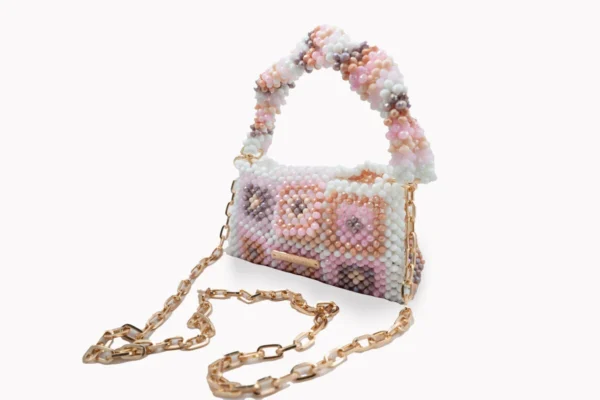 BOLSA GRANDE DE CRISTALES DE COLOR3ES BLANCO, ROSADO MATE, BEIGE ROSADO TORNASOL