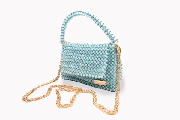 BOLSA GRANDE CON CRISTALES CELESTE TORNASOL Y PERLA CELESTE