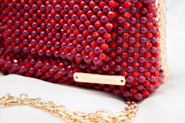 BOLSA GRANDE CON CRISTALES ROJO Y CRISTAL TIPO PERLA CORINTO